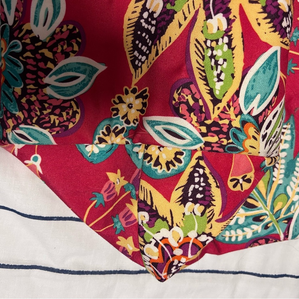 Vera Bradley Rumba Print Lighten Up Drawstring Family Tote Beach Bag - Picture 3 of 11
